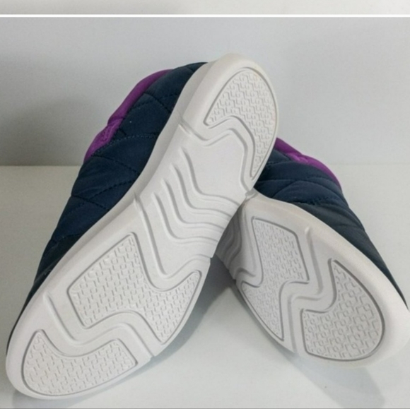 London Fog Kelsie Quilted Slip-on Sneakers Navy 6 - Picture 5 of 6